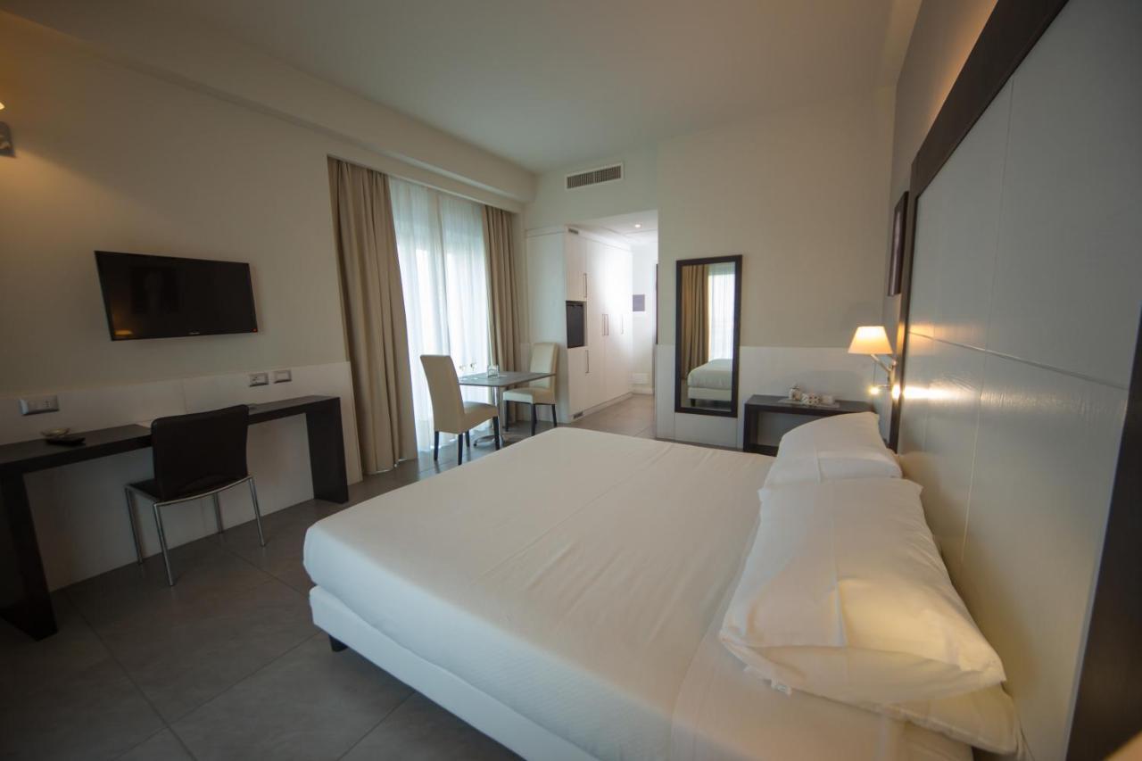 Grand Hotel Balestrieri Torre Melissa Exterior foto